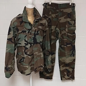 Vintage USA Army Authentic Military Camouflage Jacket & Camo Cargo Pants S/M